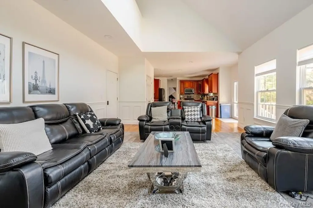 1 Brittany Court Ridge NY 11961
