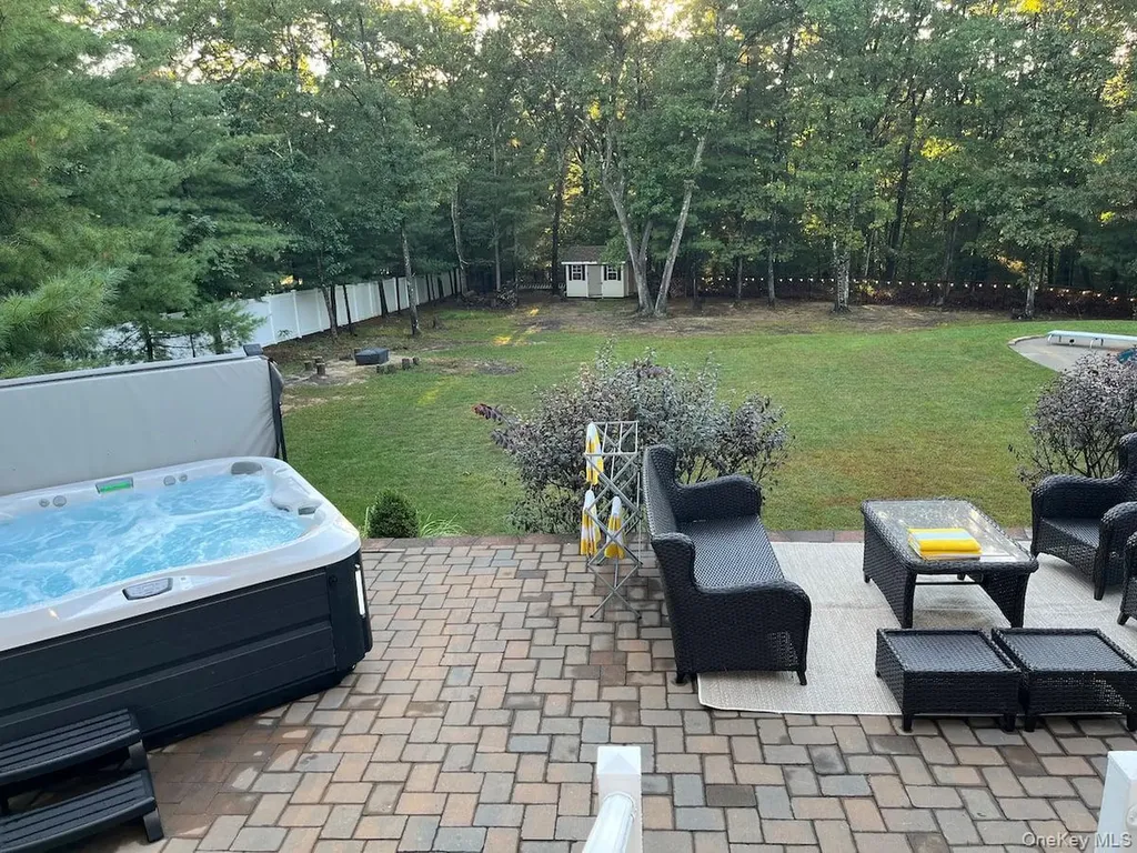 1 Brittany Court Ridge NY 11961