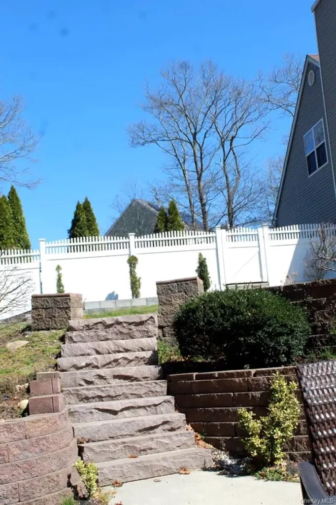 1 Brittany Court Ridge NY 11961
