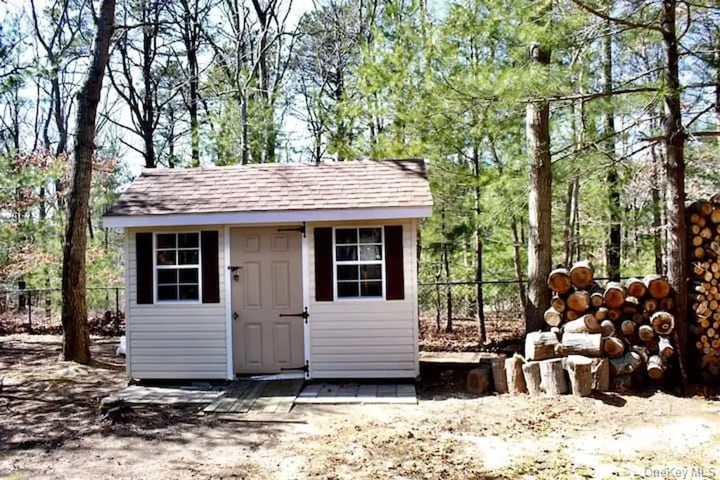 1 Brittany Court Ridge NY 11961