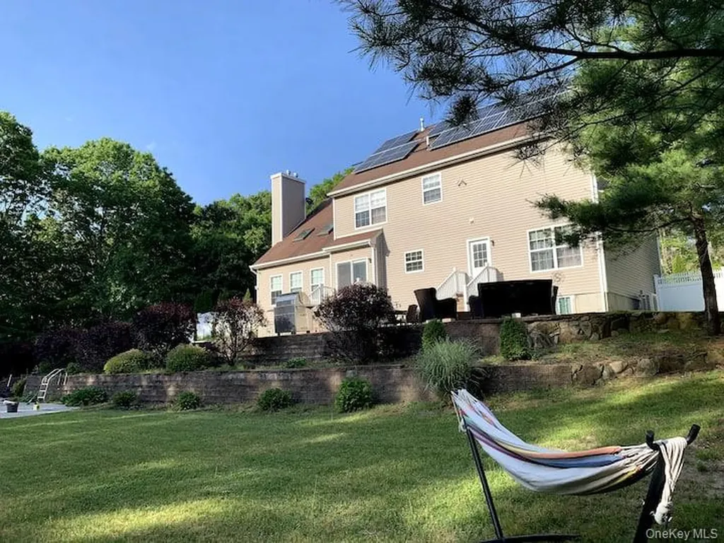 1 Brittany Court Ridge NY 11961