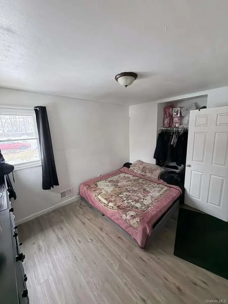 71 Macarthur Avenue Brentwood NY 11717