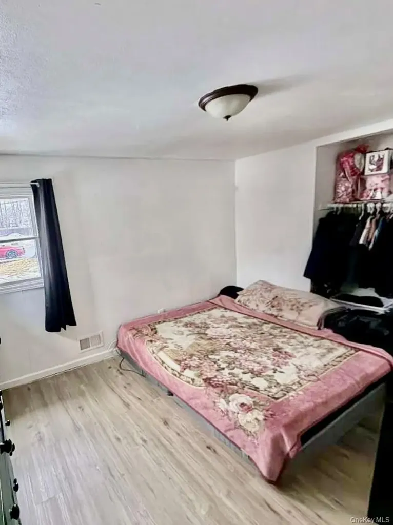 71 Macarthur Avenue Brentwood NY 11717