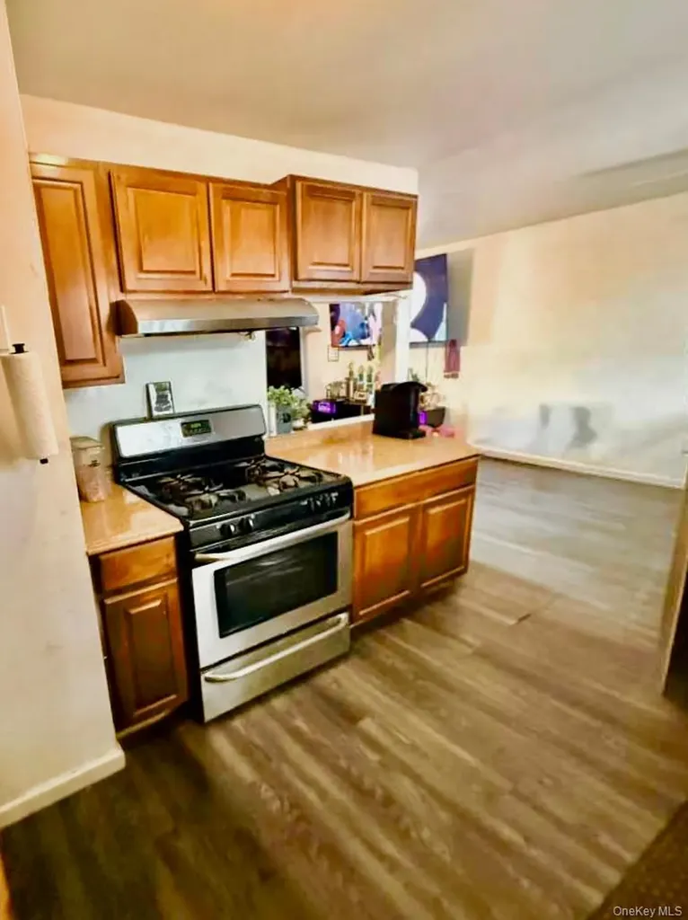 71 Macarthur Avenue Brentwood NY 11717
