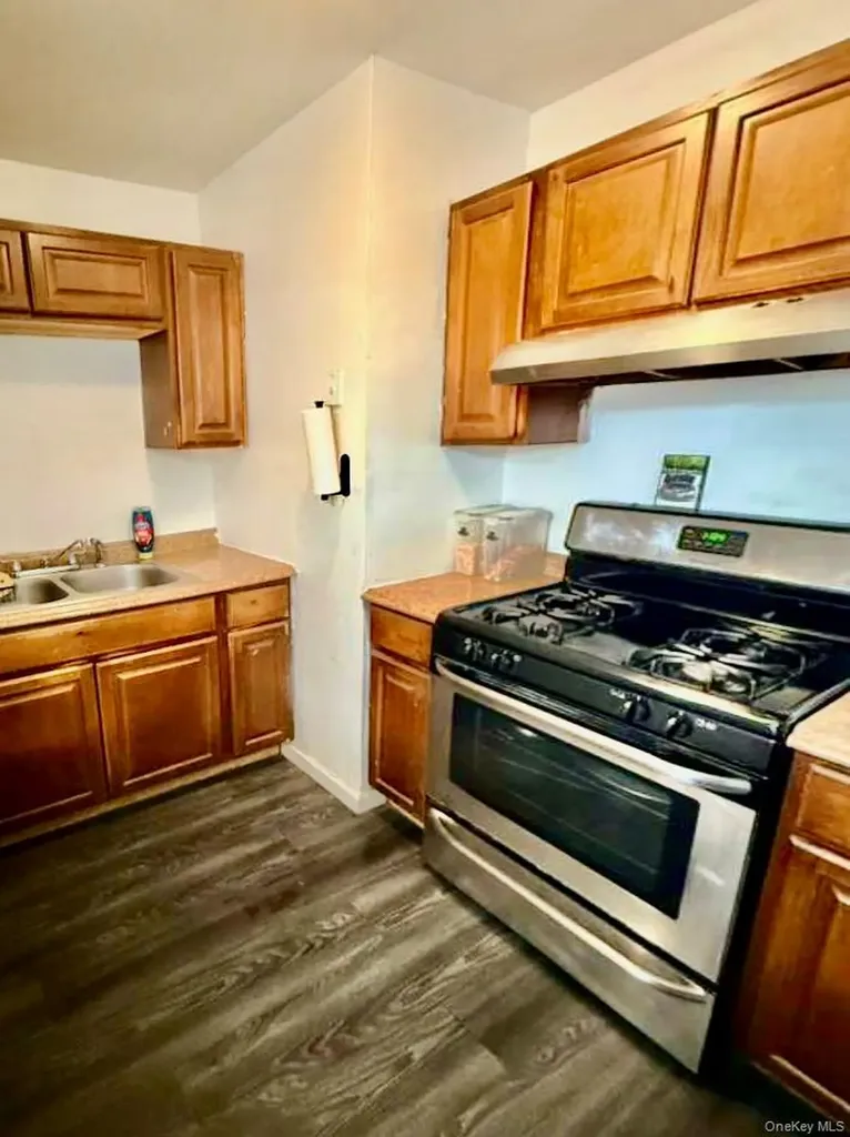 71 Macarthur Avenue Brentwood NY 11717