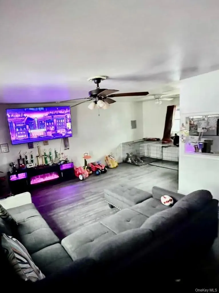 71 Macarthur Avenue Brentwood NY 11717