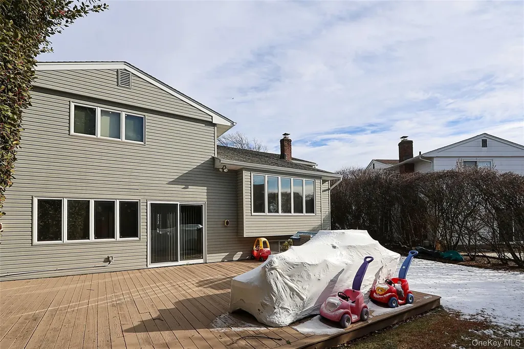 3526 Daniel Crescent Baldwin Harbor NY 11510