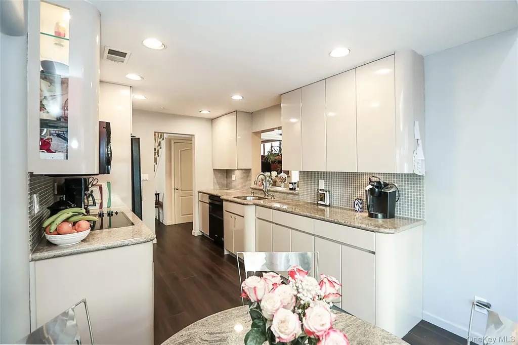3526 Daniel Crescent Baldwin Harbor NY 11510