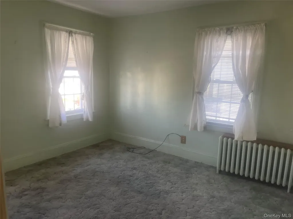22 Eton Street Valley Stream NY 11581