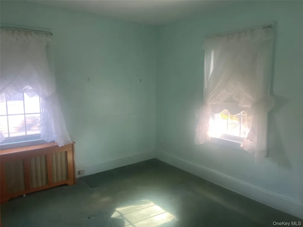22 Eton Street Valley Stream NY 11581