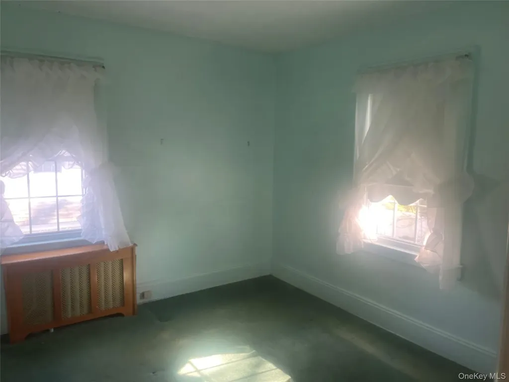 22 Eton Street Valley Stream NY 11581