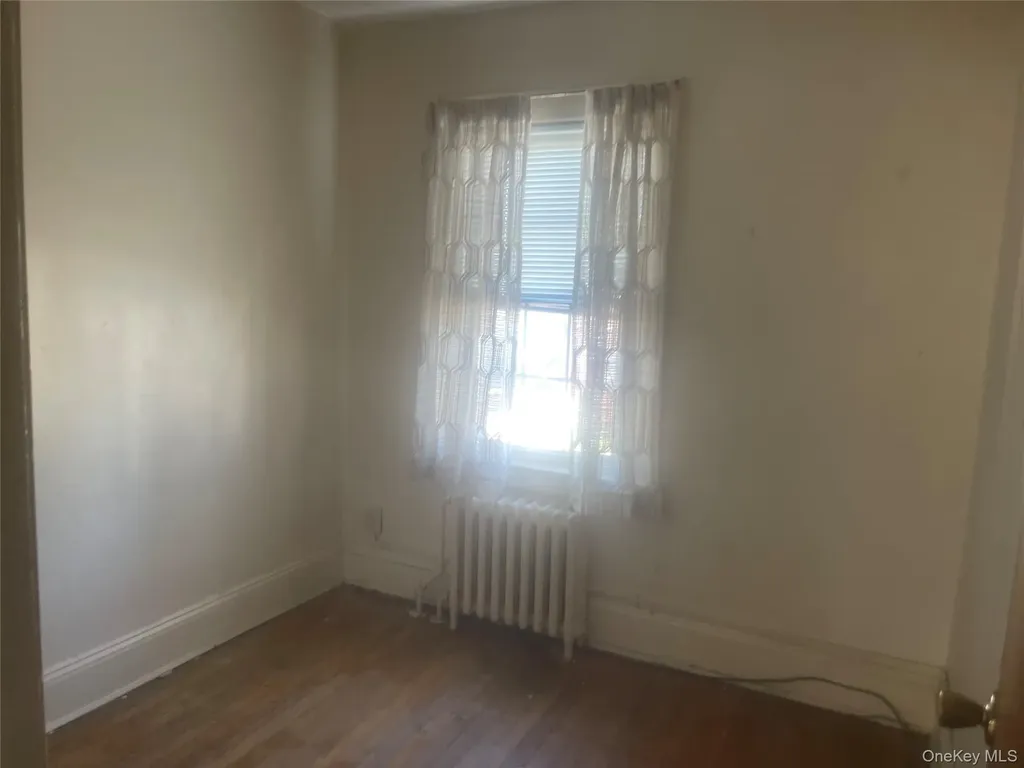 22 Eton Street Valley Stream NY 11581