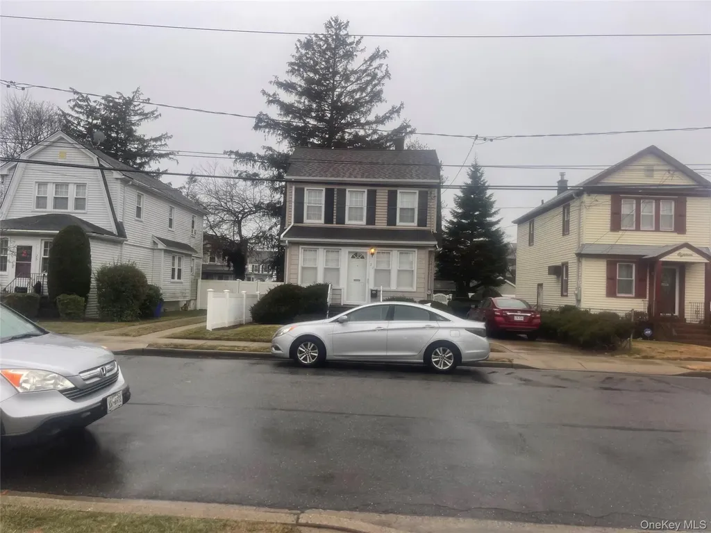 22 Eton Street Valley Stream NY 11581
