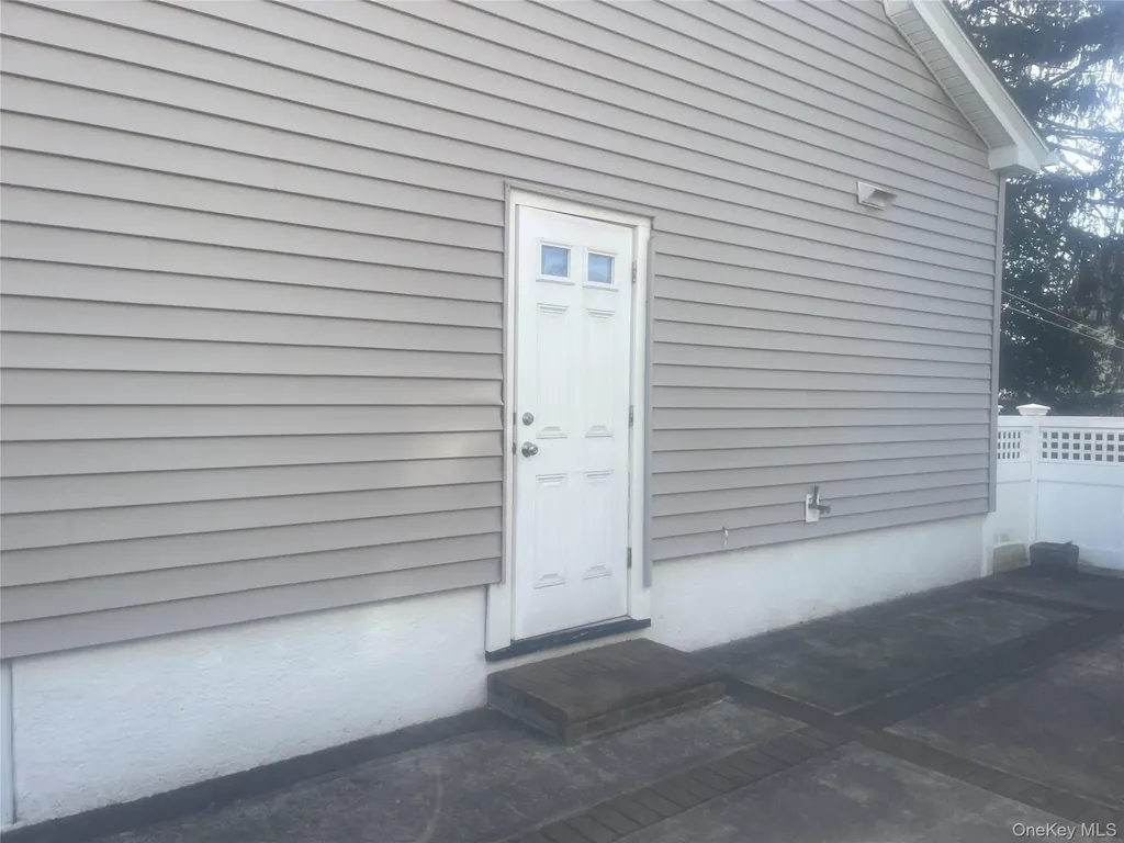 22 Eton Street Valley Stream NY 11581