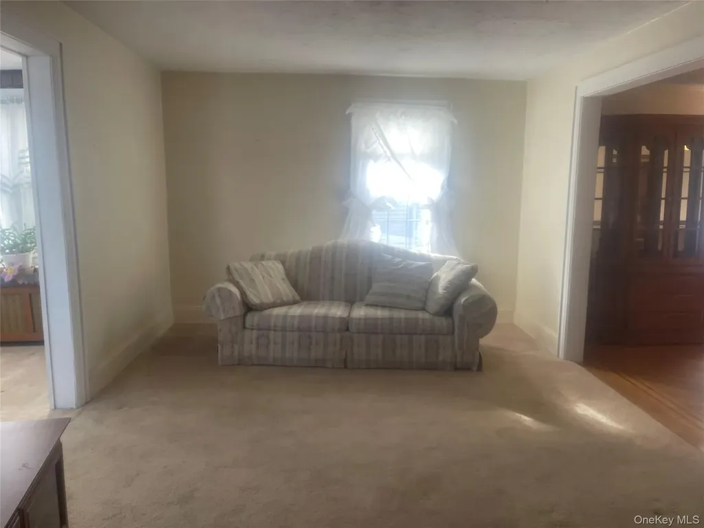 22 Eton Street Valley Stream NY 11581