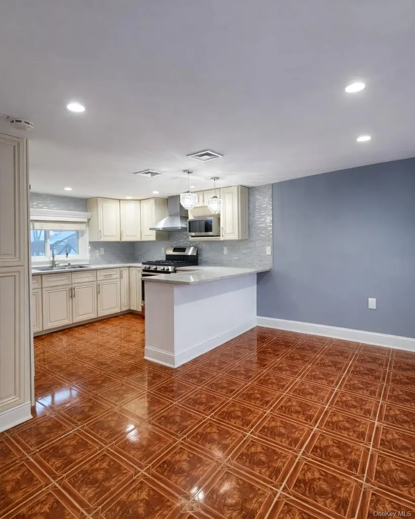 39 Musket Drive Shirley NY 11967