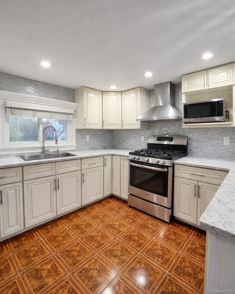 39 Musket Drive Shirley NY 11967