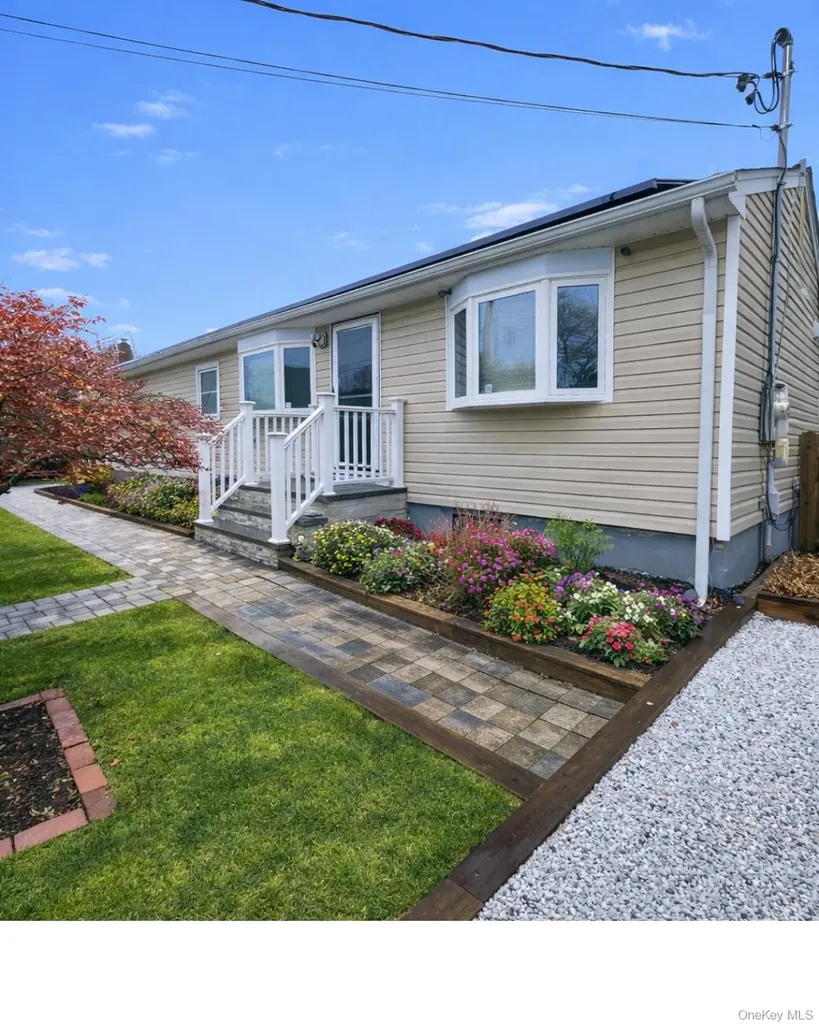 39 Musket Drive Shirley NY 11967