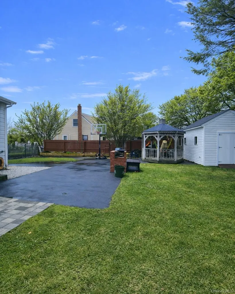 39 Musket Drive Shirley NY 11967