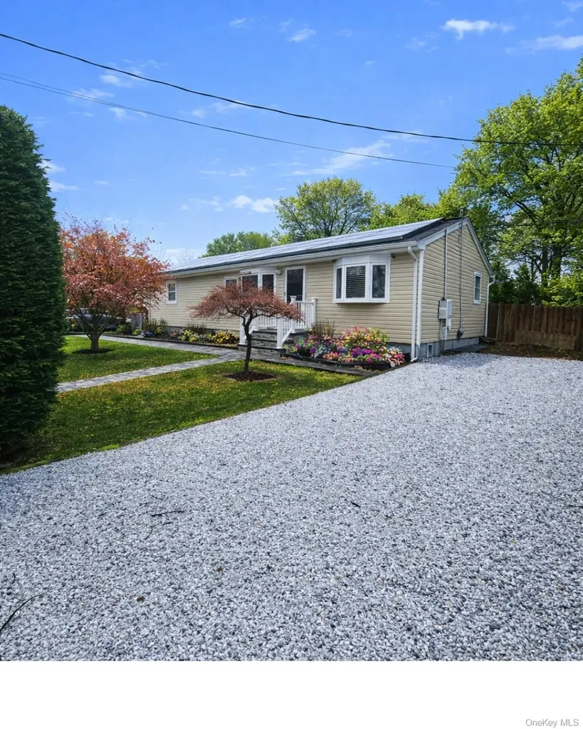 39 Musket Drive Shirley NY 11967