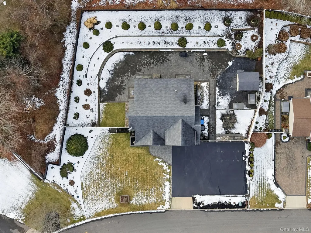 4 Macintosh Lane Selden NY 11784
