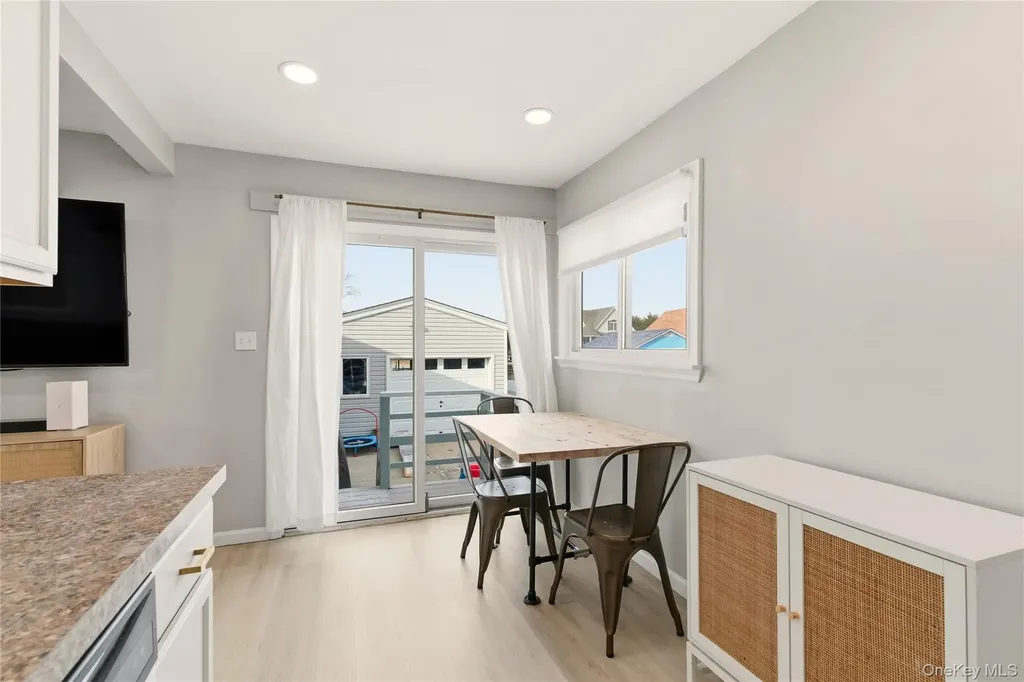 76 Alhambra Road Massapequa NY 11758