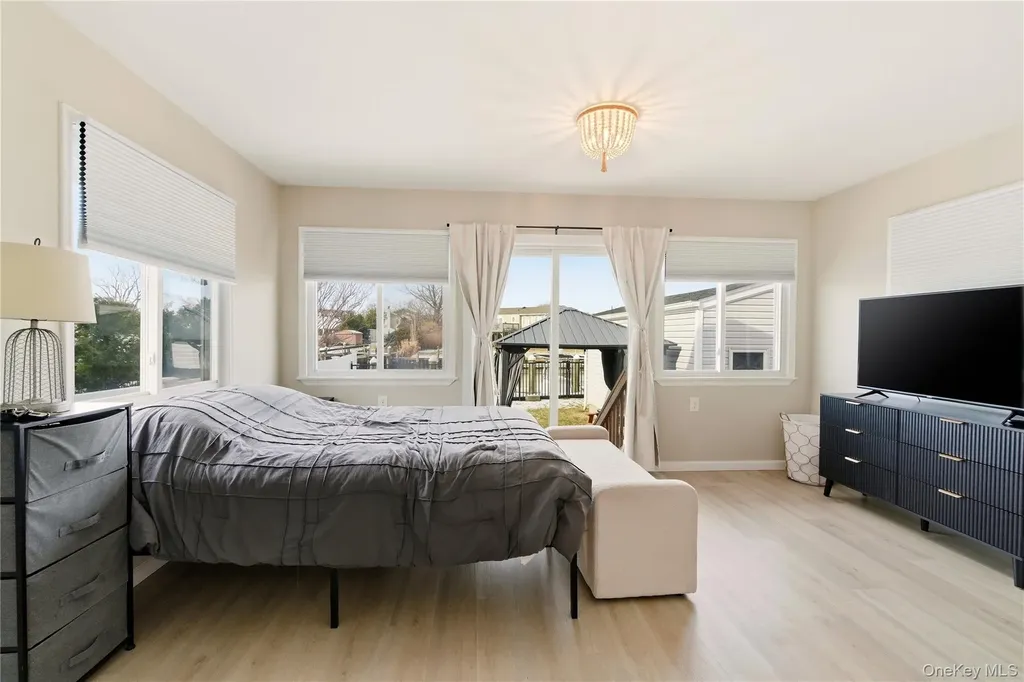 76 Alhambra Road Massapequa NY 11758