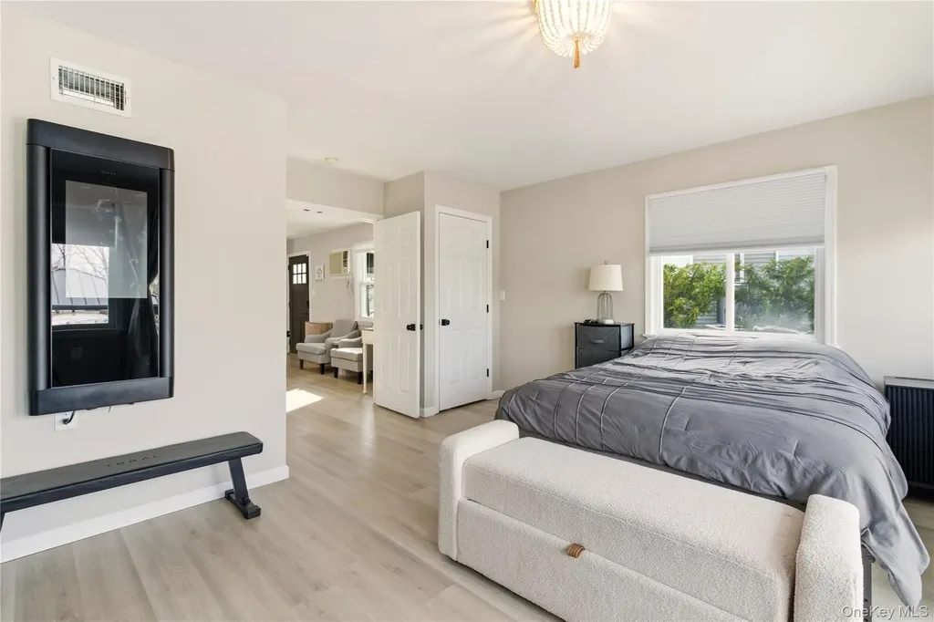 76 Alhambra Road Massapequa NY 11758
