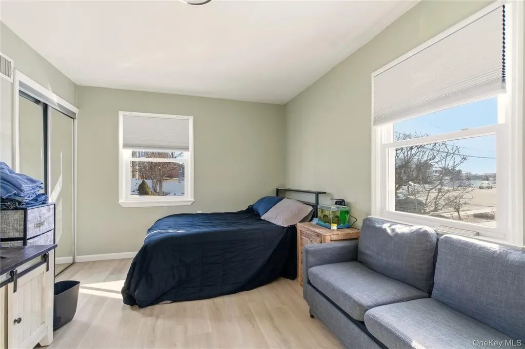76 Alhambra Road Massapequa NY 11758