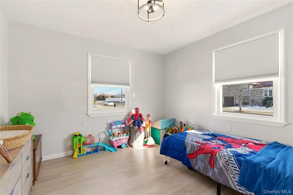 76 Alhambra Road Massapequa NY 11758
