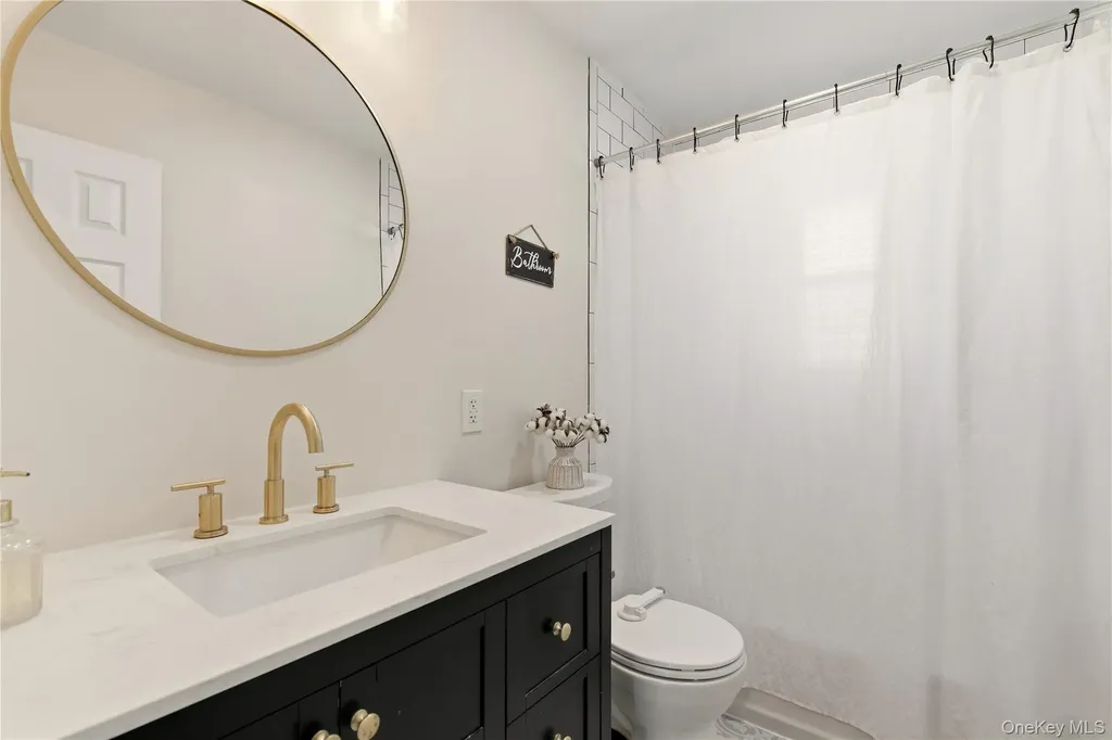 76 Alhambra Road Massapequa NY 11758