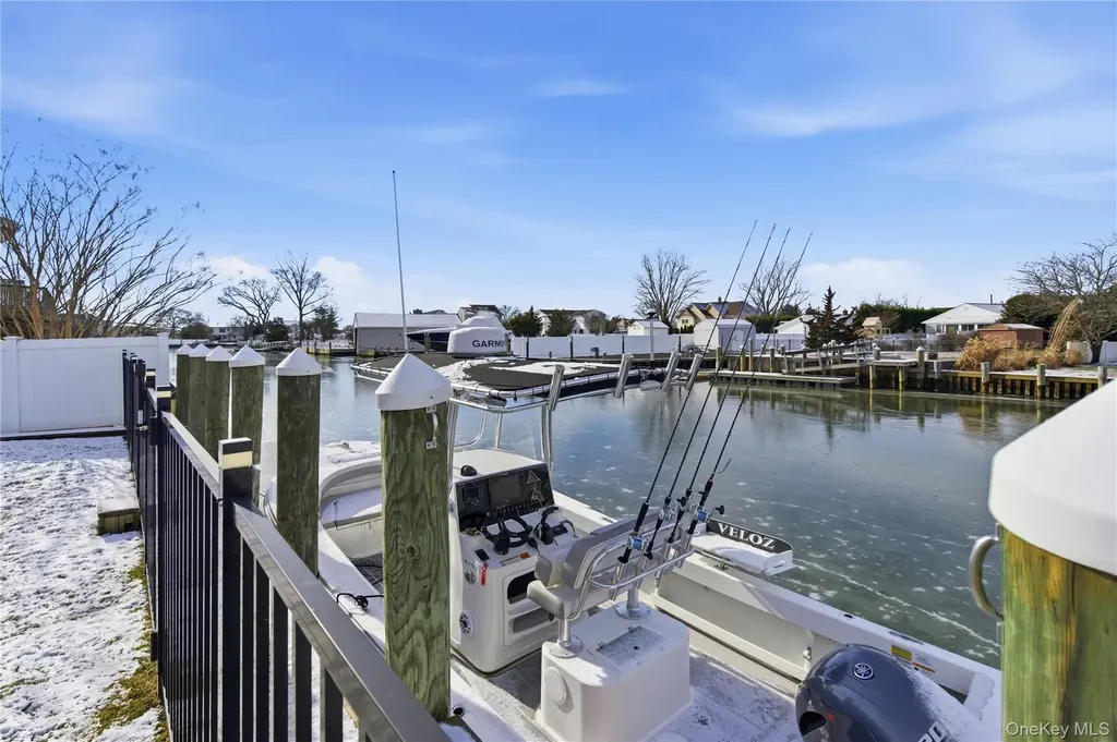 76 Alhambra Road Massapequa NY 11758