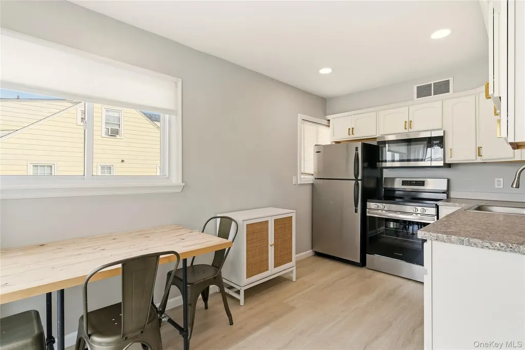 76 Alhambra Road Massapequa NY 11758