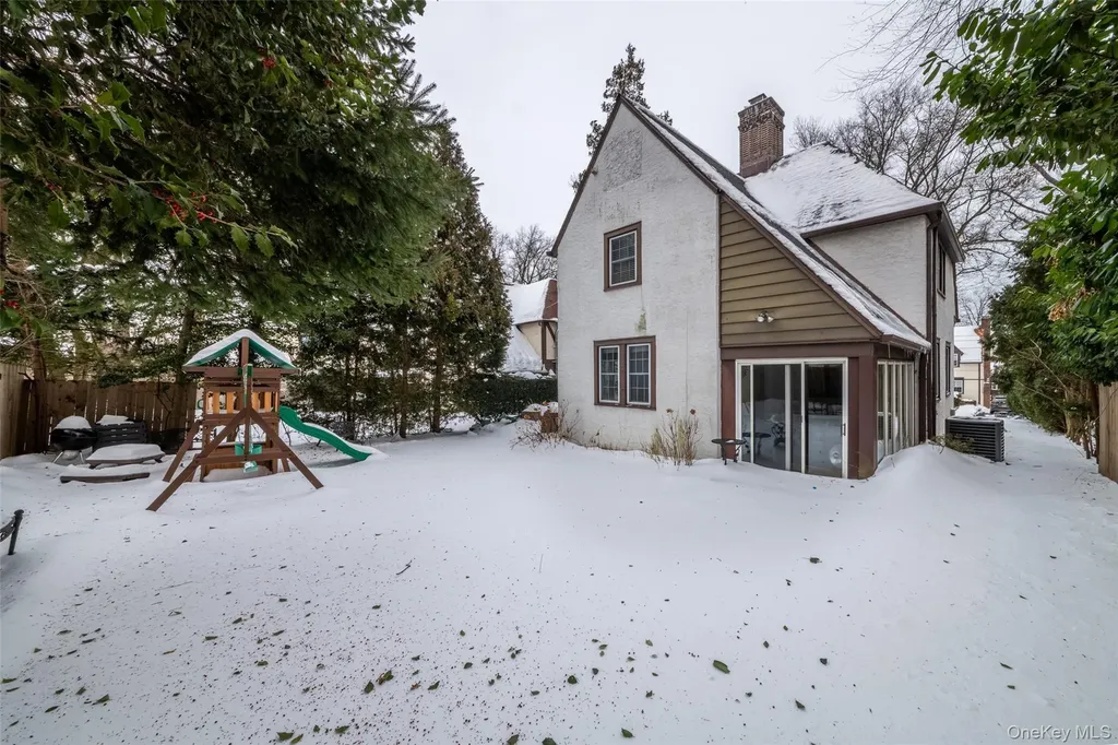 18 Bailey Place New Rochelle NY 10801
