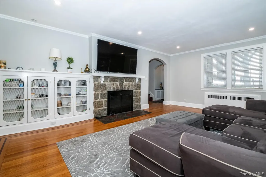 18 Bailey Place New Rochelle NY 10801