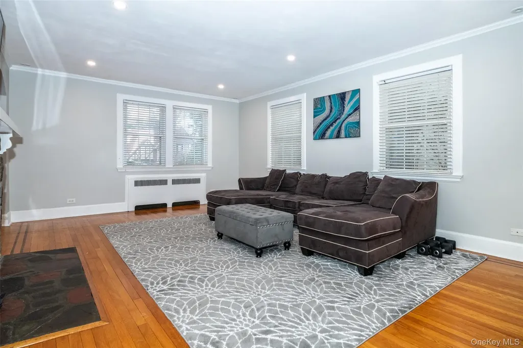 18 Bailey Place New Rochelle NY 10801