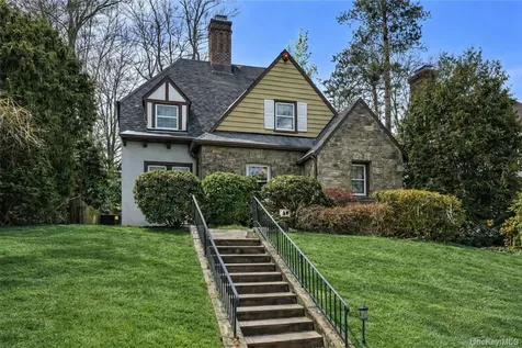 18 Bailey Place New Rochelle NY 10801