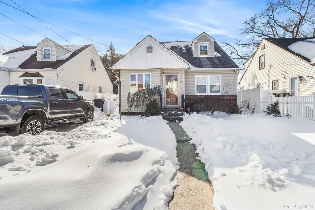 938 Wallace Avenue North Baldwin NY 11510