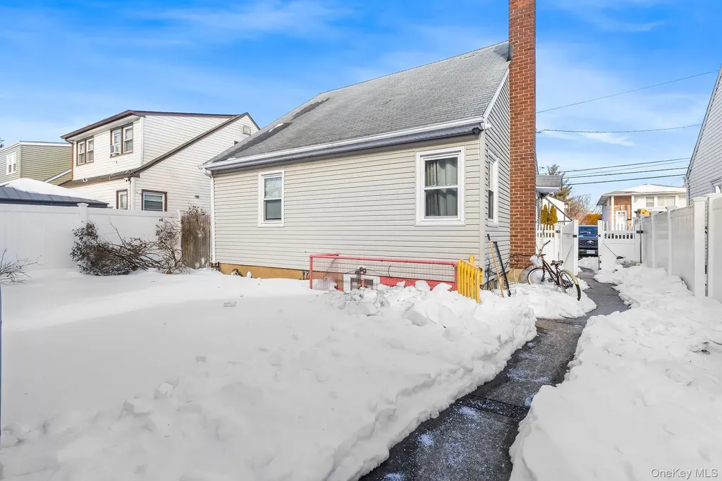 938 Wallace Avenue North Baldwin NY 11510