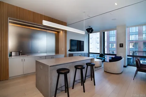 77 Charlton Street New York (manhattan) NY 10014