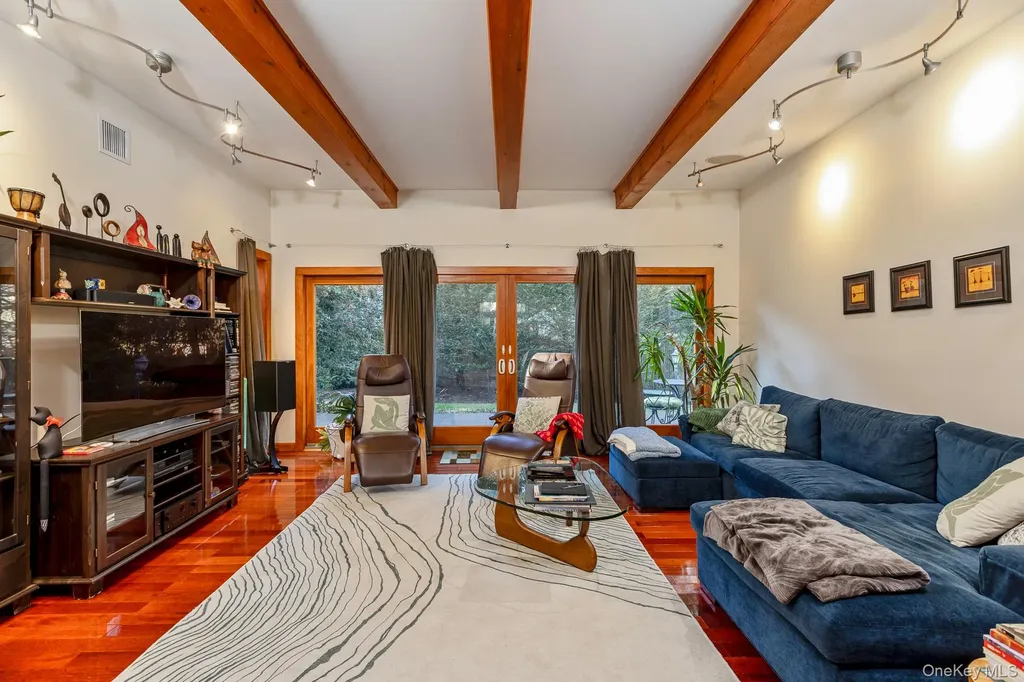 1 Cumberland Path Setauket NY 11733
