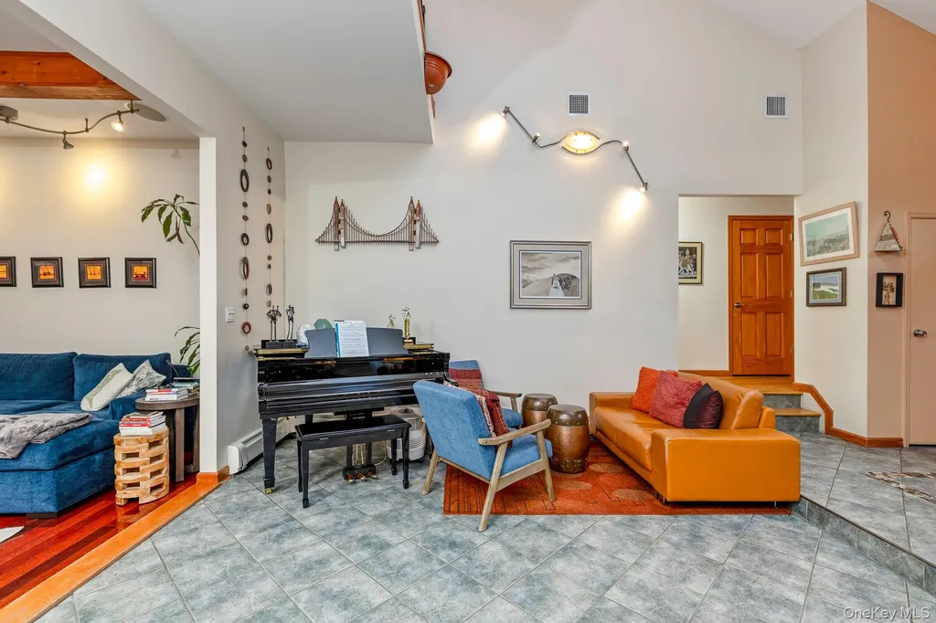1 Cumberland Path Setauket NY 11733