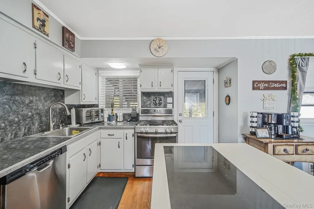 7 Marlowe Place Greenlawn NY 11740