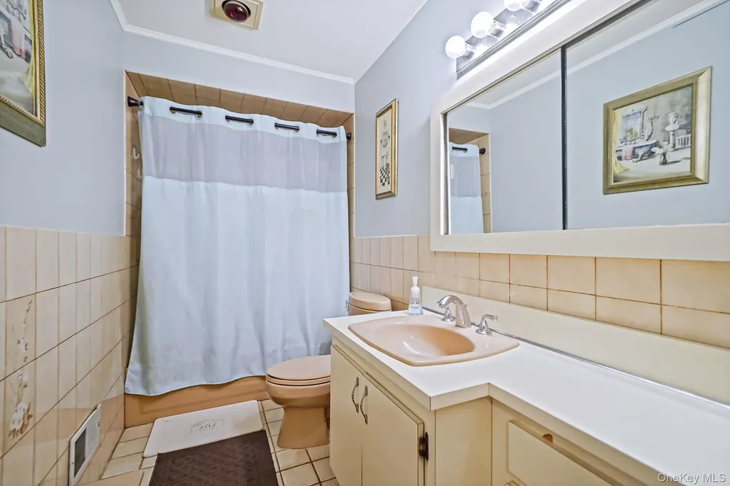 7 Marlowe Place Greenlawn NY 11740