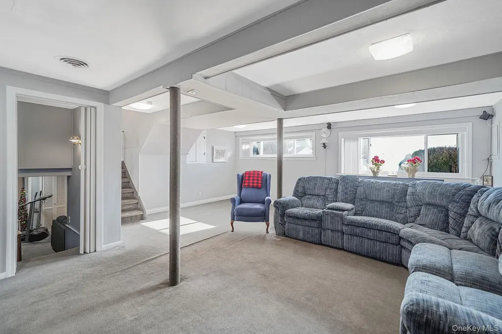 7 Marlowe Place Greenlawn NY 11740