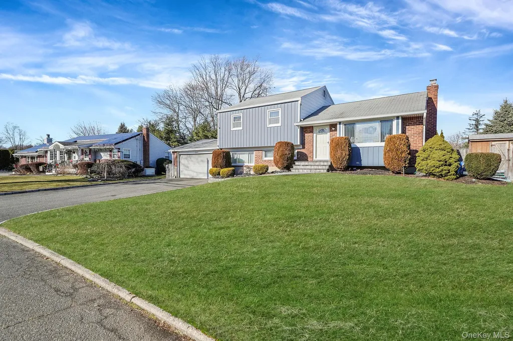 7 Marlowe Place Greenlawn NY 11740