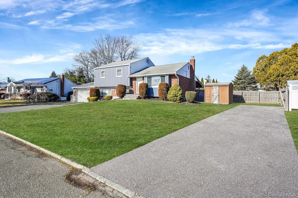 7 Marlowe Place Greenlawn NY 11740