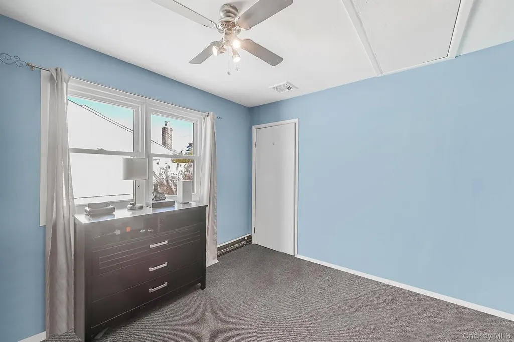 68 Sequoia Way Holbrook NY 11741
