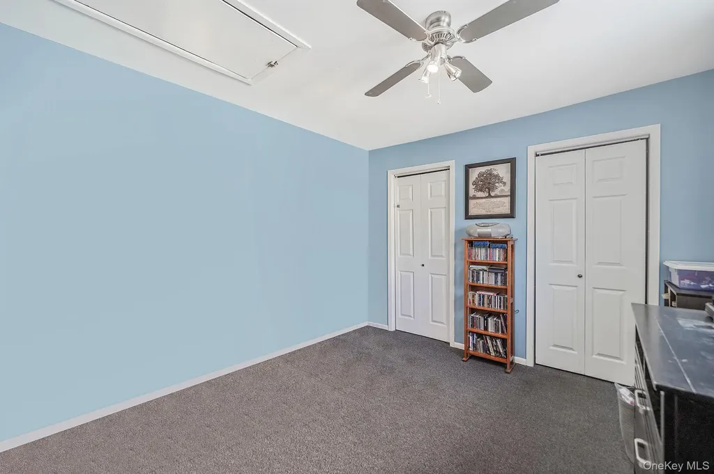 68 Sequoia Way Holbrook NY 11741
