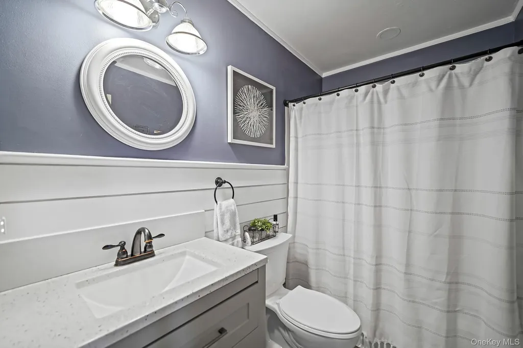 68 Sequoia Way Holbrook NY 11741